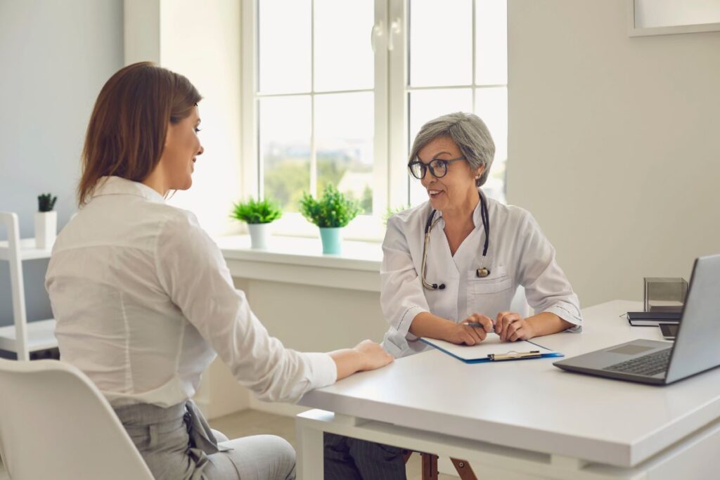Devo falar ao meu médico que pratico sexo anal?